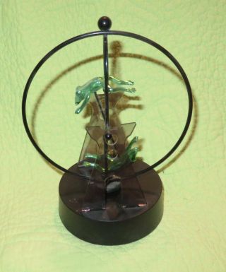 Vintage 90s Kinetic Perpetual Motion Spinning Frogs Decor Desk Toy Magnetic