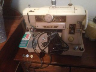 Vintage 1958 Singer Slant - O - Matic Model 401a Sewing Machine.