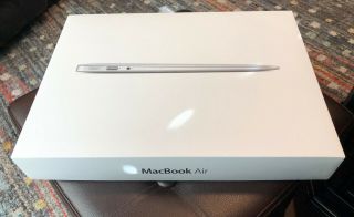 Apple Macbook Air 13.  3 " Md760ll/a 1.  7ghz Core I7 4gb 128gb Ssd Rare