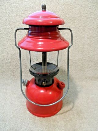 VINTAGE 1952 COLEMAN LANTERN 200 A RED & Black AND BOX 10