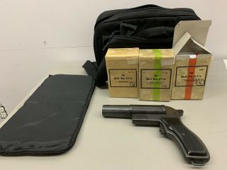 Vintage Polish 26.  5mm Flare Gun Pistol (1966) W/flares & Bag