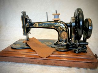 ANTIQUE VINTAGE HAND CRANK SINGER FAMILY FIDDLEBASE SEWING MACHINE 1887 WOW 11
