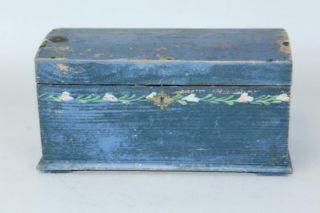 GREAT 19TH C PA GERMAN FOLK ART BLUE PAINTED & DECORATED MINIATURE DOME TOP BOX 2