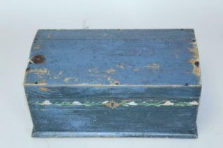 GREAT 19TH C PA GERMAN FOLK ART BLUE PAINTED & DECORATED MINIATURE DOME TOP BOX 3