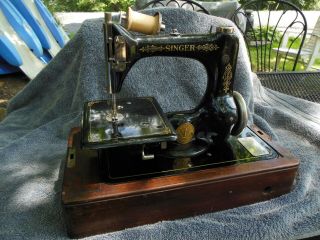 Vintage Singer Model 24 Sewing Machine G9952902