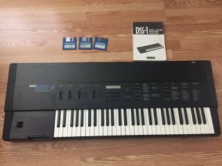 Vintage Korg Dss - 1 Sampling Synthesizer Keyboard