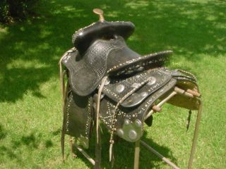 Vintage H S Lebman parade saddle 15 “with matching bridle and breast collar 2