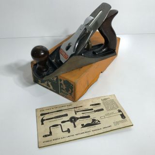 Vintage Stanley Bailey No.  4 Hand Plane.  Made In England.  Box.  Old Tool