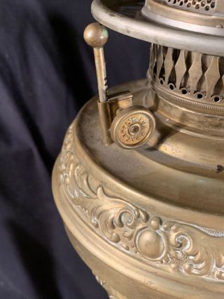 ANTIQUE VINTAGE KEROSENE OIL PARLOR BANQUET GWTW TABLE LAMP BASE HURRICANE 8