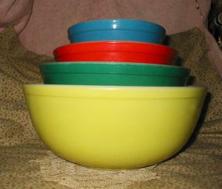 Vintage 4 Pc.  Pyrex Primary Colors Nesting Mixing Bowl Set 401 402 403 404