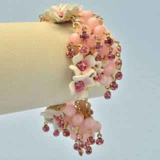 Vintage Bracelet 1950s Pink Lucite & Crystals & White Flowers Goldtone Jewellery