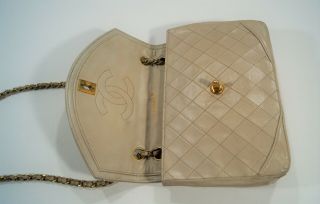 Authentic VTG 1983 - 84 CHANEL Single Flap Lambskin Matelassé Beige Shoulder Bag 5