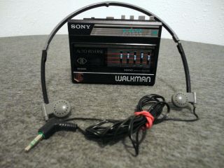 Vtg Sony Walkman Fm/am Wm - F80 Stereo Cassette Player 5 - Band,  Mdr - A10 Headphones