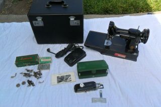 Vtg Singer Featherweight Sewing Machine Model 221 Cat 3 - 120 W/case Accessories