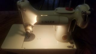 Vintage 1964 Singer 221k WHITE Featherweight Sewing Machine 3
