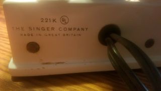 Vintage 1964 Singer 221k WHITE Featherweight Sewing Machine 7