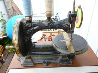 Very Rare W.  F Thomas & co London sewing machine No.  1 hand crank 1800 ' s 2