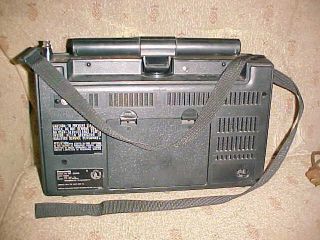 Vintage Panasonic RF - 2200 8 - Band Shortwave Double Superheterodyne Portable Radio 3