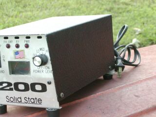 A VINTAGE GRAY 200 SOLID STATE BASE STATON LINEAR AMPLIFIER 2