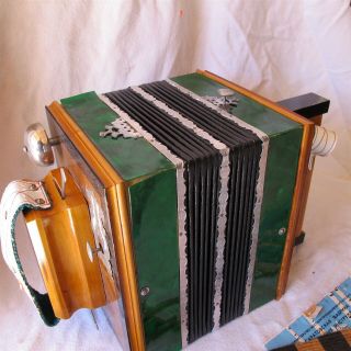 Vtg Russian made Concertina Accordion great 6
