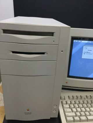 Vintage Macintosh Quadra 800 Desktop,  Color Display,  Mouse and Keyboard 2