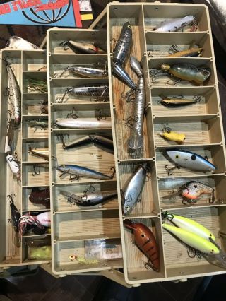 Large Vintage Tackle Box Full Of Old Fishing Lures Tackle Fish Fishing 3