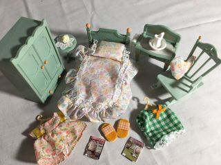 Calico critters/sylvanian families Vintage Pale Green Bedroom Set 2