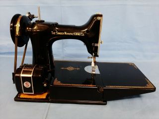 Vtg Singer Featherweight Model 221 - 1 Sewing Machine W/Case - 1951 AKO79123 3