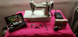 Vintage Singer 221k White Featherweight Sewing Machine 1964 Gb