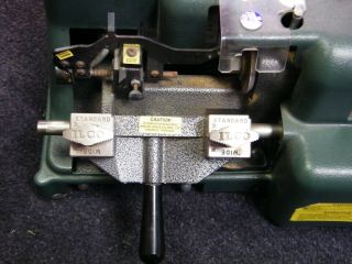 Vintage ILCO Unican 040 Automatic Key Cutting Machine FAST SHIP 2