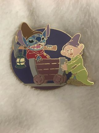 Disney Pin Rare Limited Edition 1000 Snow White Dopey And Stitch