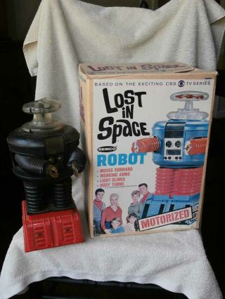 Rare 1966 Vintage Remco Toy Lost In Space Motorized Robot W/ Box