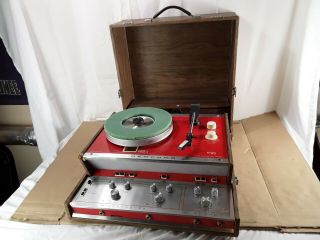 Vintage Newcomb Portable Record Player Turntable T - 50