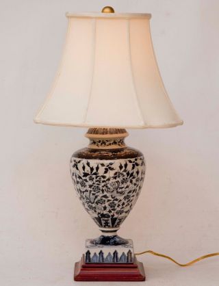 Vintage 25 " Hand Painted Blue White Chinese Porcelain Table Lamp