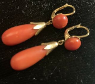 Vintage Victorian 750 / 18k Yellow Gold Red Coral Drop Dangle Earrings 1 3/4”
