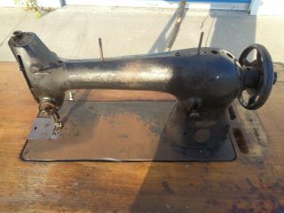 VINTAGE 1930 ' S SINGER INDUSTRIAL SEWING MACHINE MODEL 31 - 15 WITH TABLE AND MOTOR 5