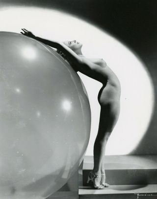 Art Deco Nude Burlesque Dancer with Large Balloon Vintage 1930s/1940s Photograph 3