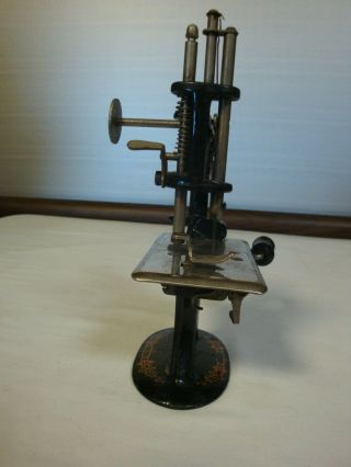 1900 ' s F & W Liberty Childs Sewing Machine Enameled Cast Iron 5