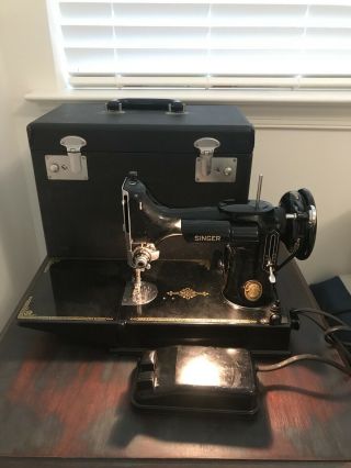 Vintage Black 1952 221 Singer Featherweight Sewing Machine W/case -