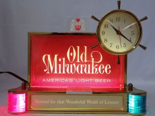 Vintage Old Milwaukee Lighted Nautical Beer Sign Clock 1962 Schlitz Brewing