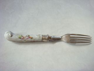 VERY RARE 18TH CENTURY DERBY PORCELAIN FORK - ROCOCO WITH EXOTIC BIRDS C1775 2