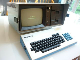 Vintage Kaypro Ii Computer With Software,  Paperwork And Templates