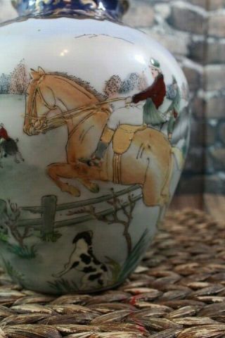 Vintage Hand Painted Ceramic Vase Fox Hound and Horsemen A20 8