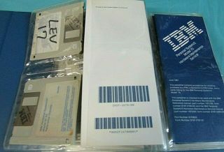 Vintage IBM 1991 Personal System /2 Hardware Maintenance Service book w/ discs 4