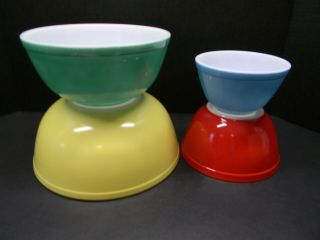 Vintage Pyrex Primary Mixing Bowl Set Of 4