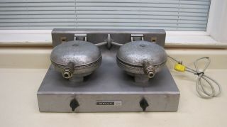 Vintage Wells Manufacturing Model Wb - 2 Commercial Double Iron Waffle Maker 120v
