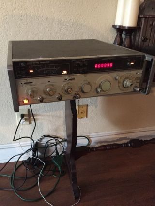 Hewlett Packard Hp 8640b Signal Generator Vintage Rare