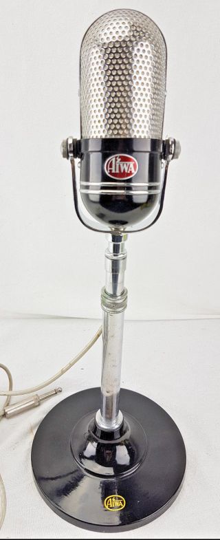 Vintage Aiwa Crystal M18 Pill Microphone,  Japan M 18 - W/ Base Cond.