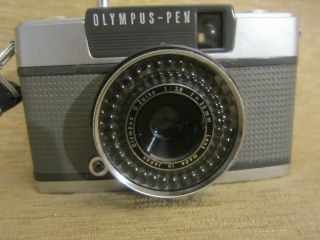 Vintage Olympus Pen Ees - 2 Film Camera W/ Lens Cap