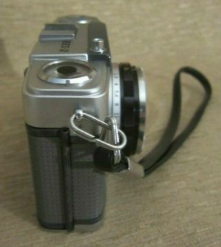 Vintage Olympus PEN EES - 2 Film Camera w/ Lens Cap 6